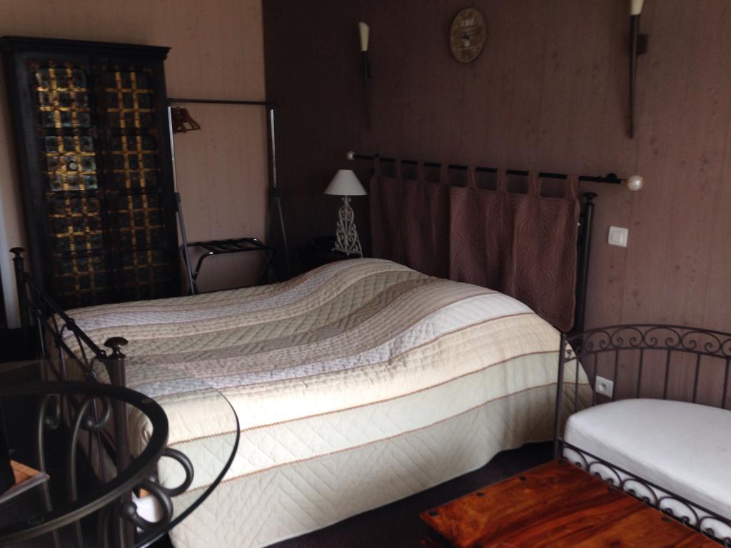 Hotel L'Epicurien Saint-Nicolas-de-Port Pokoj fotografie